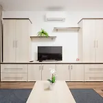 Modern Hub With Terrace & Parking Apartment Budapest