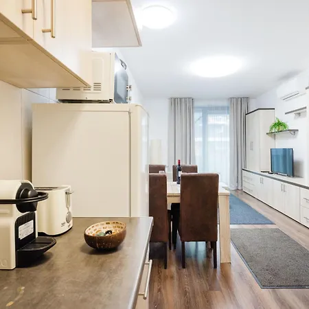 Modern Hub With Terrace & Parking Apartment *