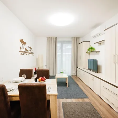 Modern Hub With Terrace & Parking * Budapešť